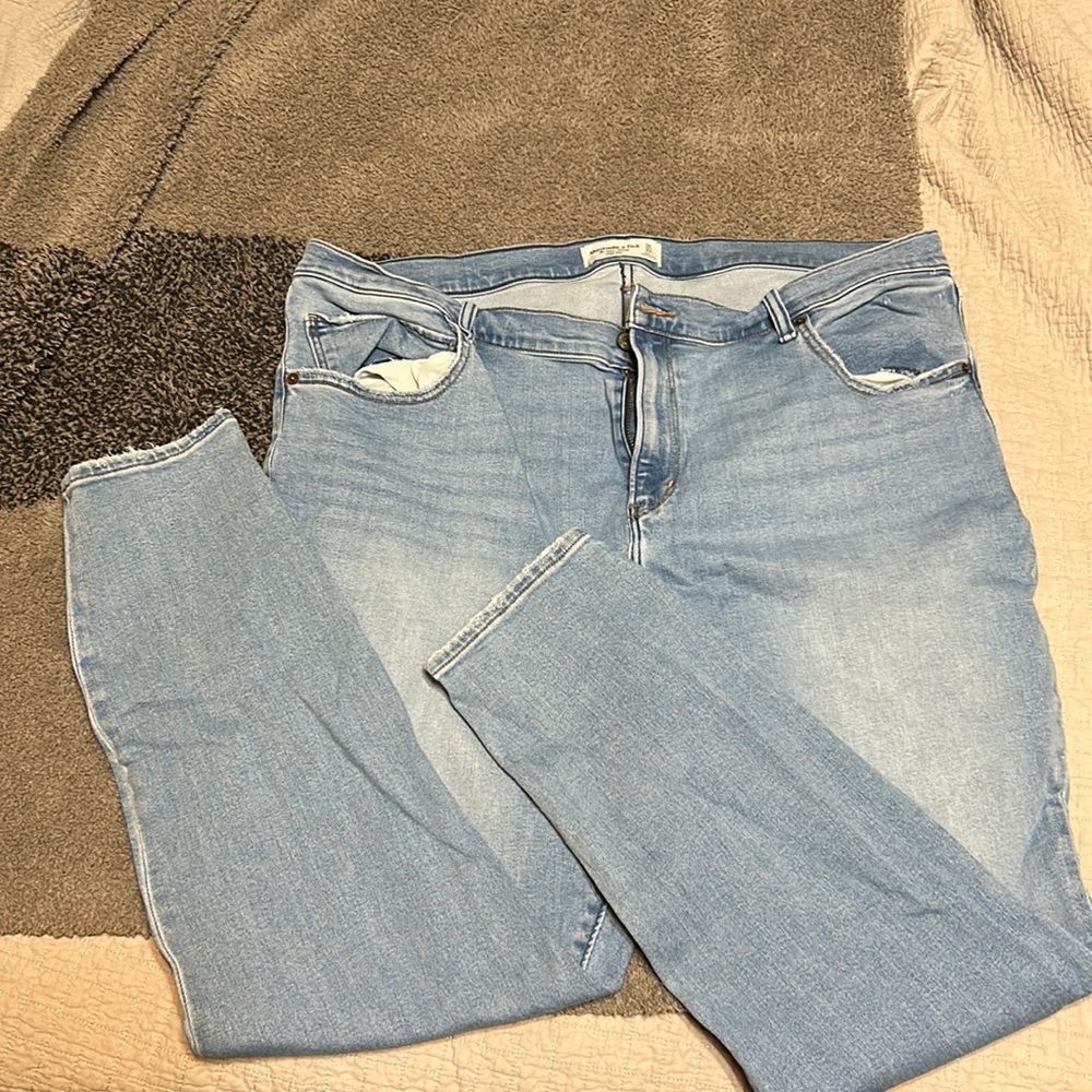 Abercrombie and fitch jeans size 22